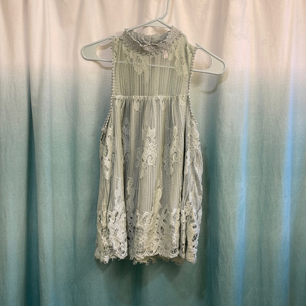 Xhilaration green floral lace tank